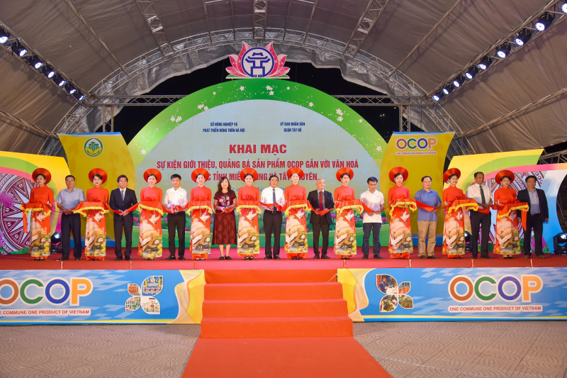 Khai mạc lễ hội quảng bá sản phẩm OCOP gắn với văn hóa miền Trung và Tây Nguyên