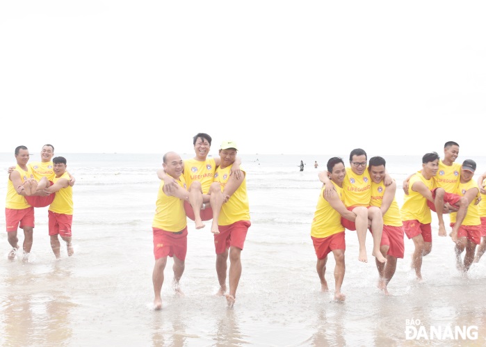 Đà Nẵng: Để người dân, du khách yên tâm tắm biển