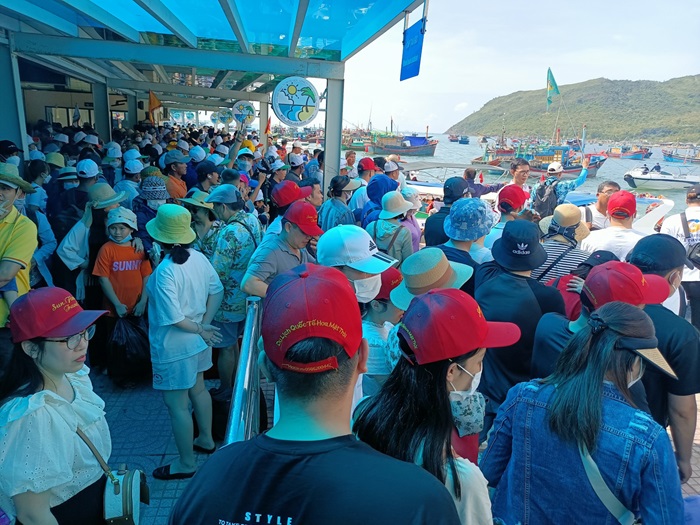 Khánh Hòa: Tăng cường các biện pháp đảm bảo phục vụ khách du lịch trong dịp Lễ 30/4 và 1/5